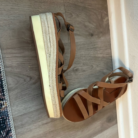 Lucky Brand Tan Strappy Sandals - Picture 3 of 7